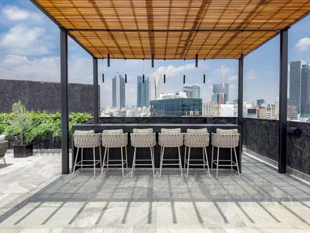Loft -skyline View- Rooftop Pool, Gym, Bbq &