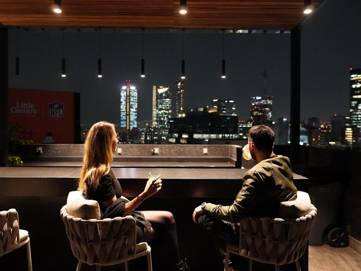 Apartment Loft -skyline View- Rooftop Pool, Gym, Bbq & *