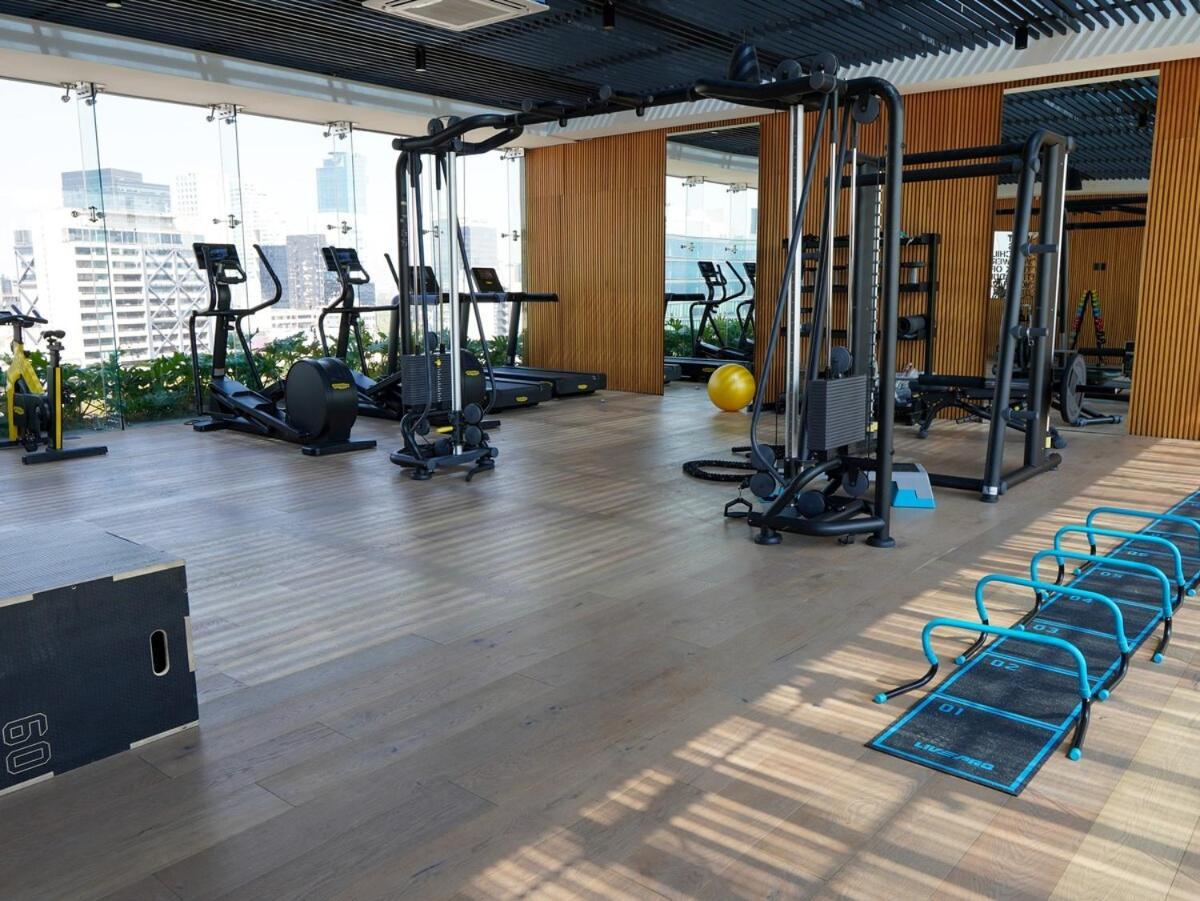 Loft -skyline View- Rooftop Pool, Gym, Bbq & Apartment